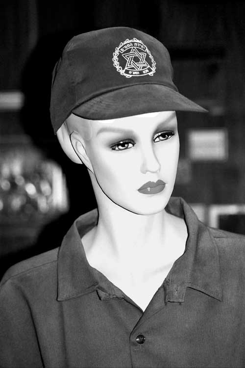 customs-woman-officer